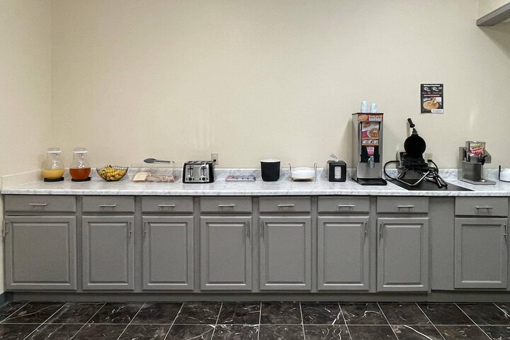 Breakfast/Coffee Service 26 of 30