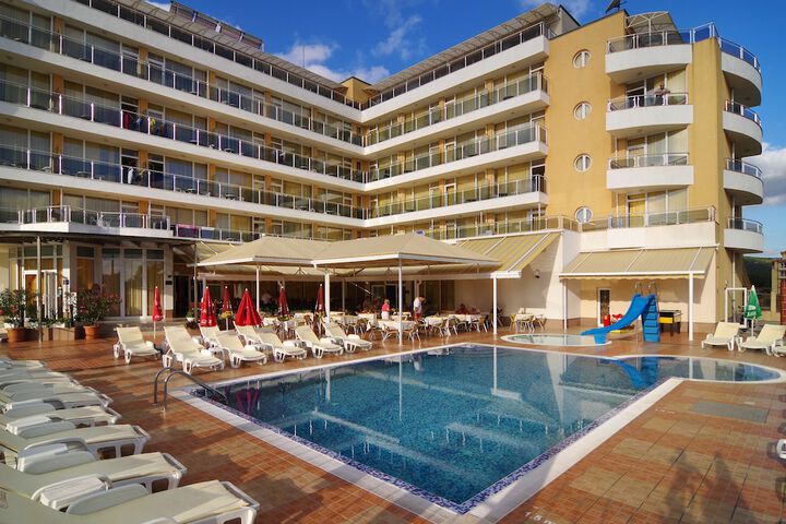 Pools & Facilities