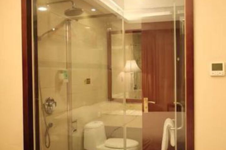 Room 2 of 5