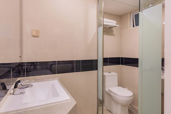 Room 15 of 37