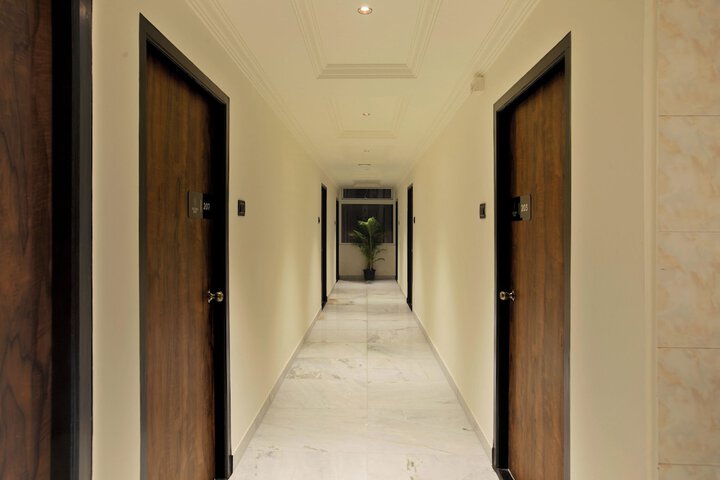 Ballroom/Hall 28 of 36