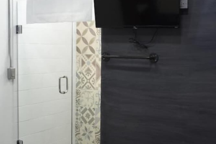 Room 32 of 158