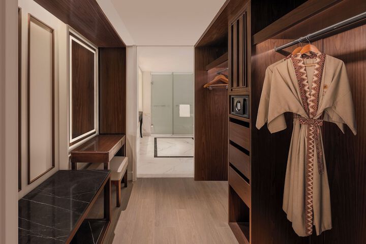 Room 13 of 68