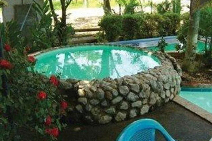 Pool 5 of 10