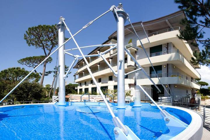 Pool 43 of 86