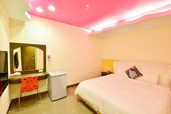 Room 12 of 36