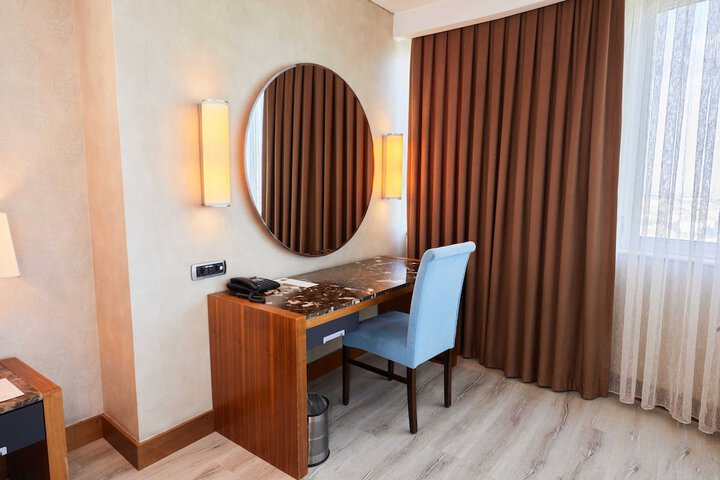 Room 26 of 73