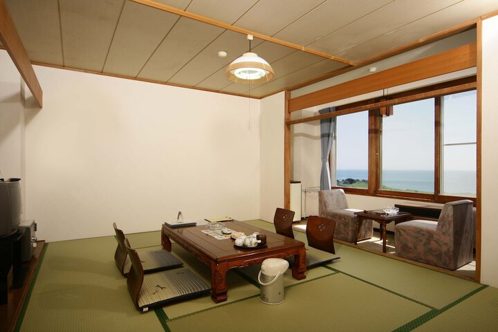 Room 5 of 43