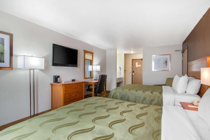 Queen Bed Accessible (1 of 9)