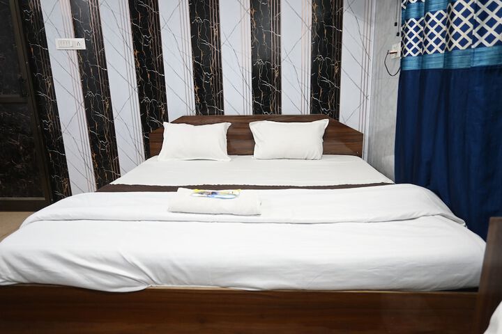 Room 4 of 25