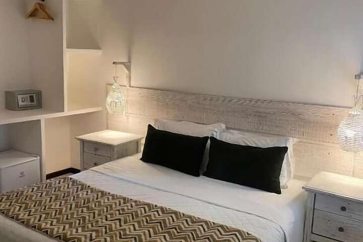 Room 2 of 46