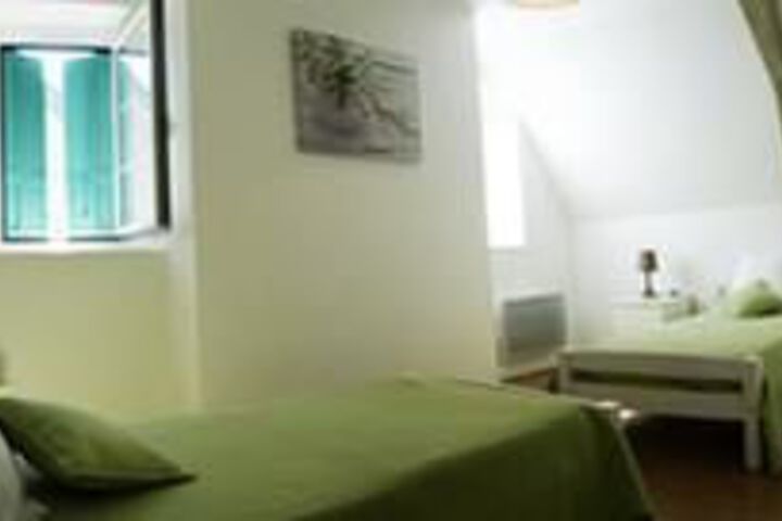 Room 5 of 16