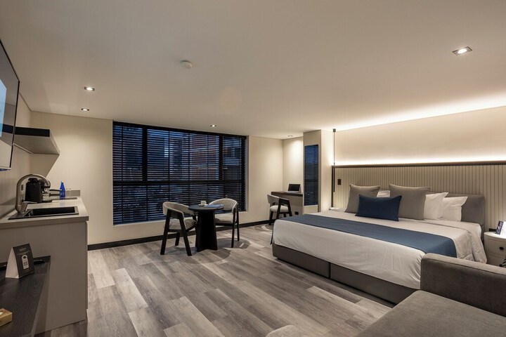 Room 4 of 22