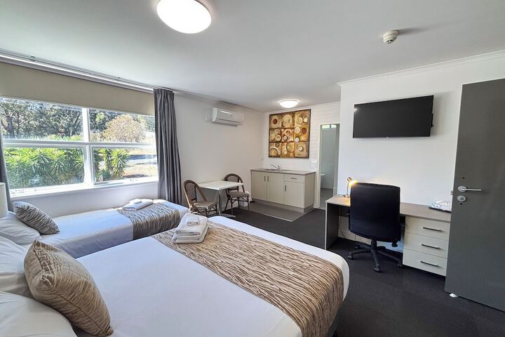 Room 34 of 60