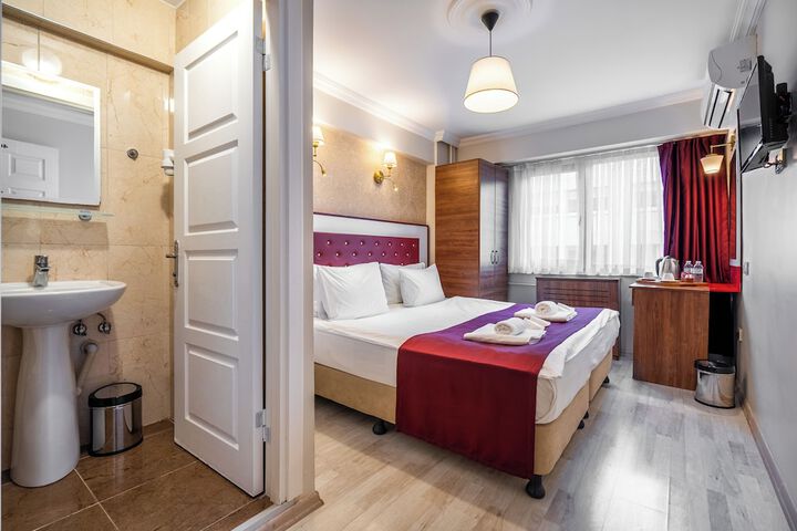 Room 54 of 66