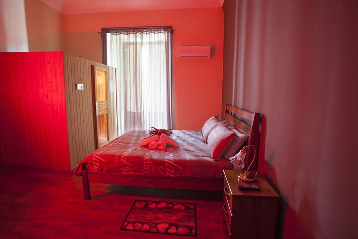 Room 11 of 35