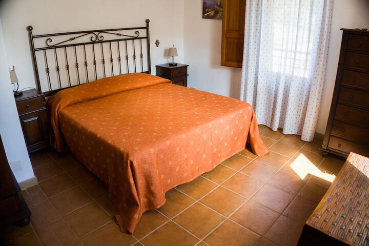 Room 2 of 43