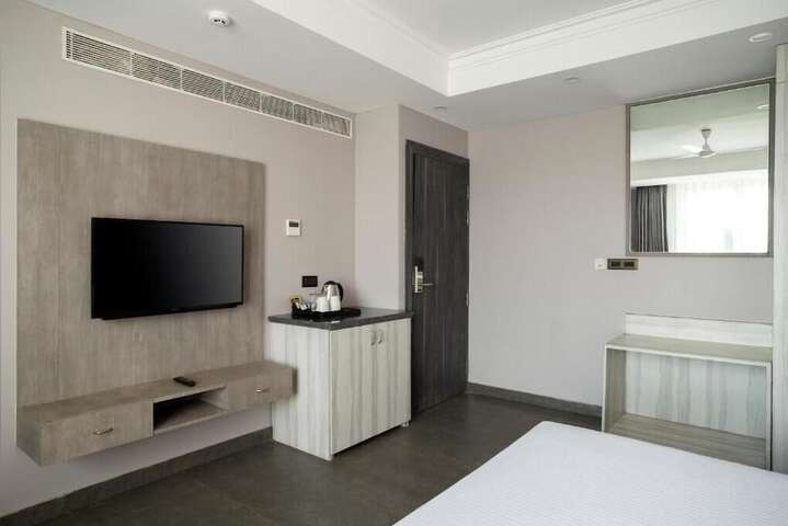 Room 2 of 48