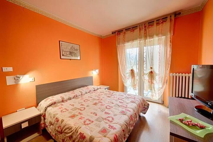 Room 10 of 31