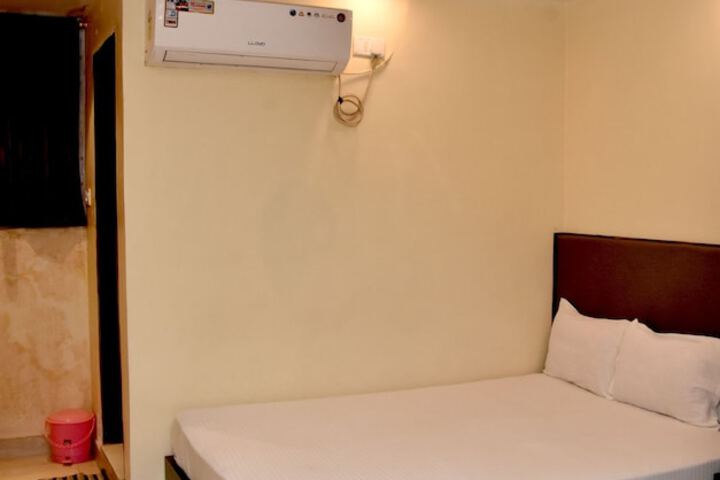 Room 6 of 22