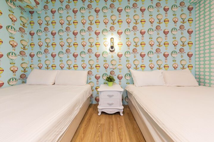 Room 11 of 31