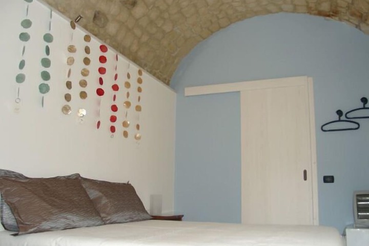 Room 8 of 50