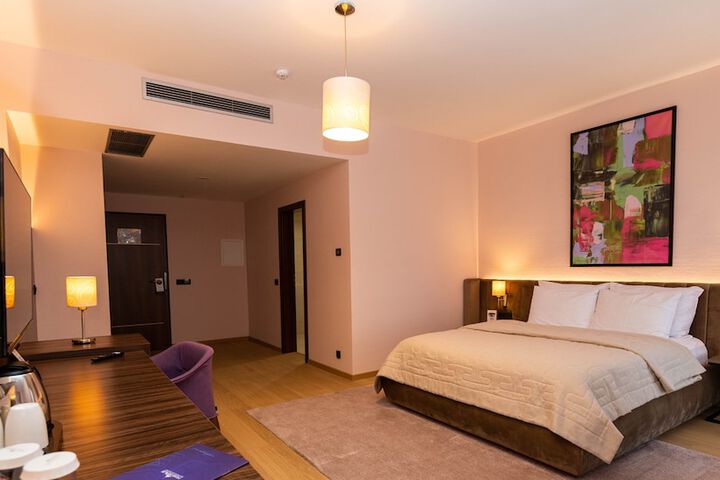 Room 5 of 25