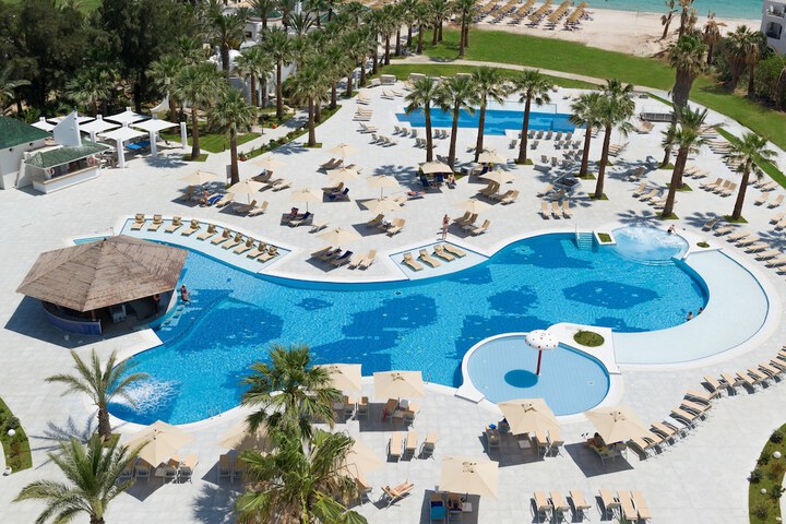 Pools & Facilities