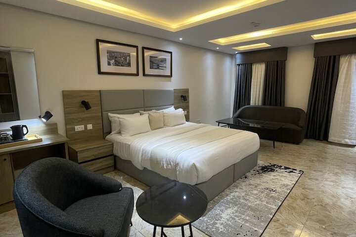 Room 6 of 46