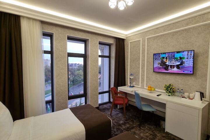 Room 16 of 93