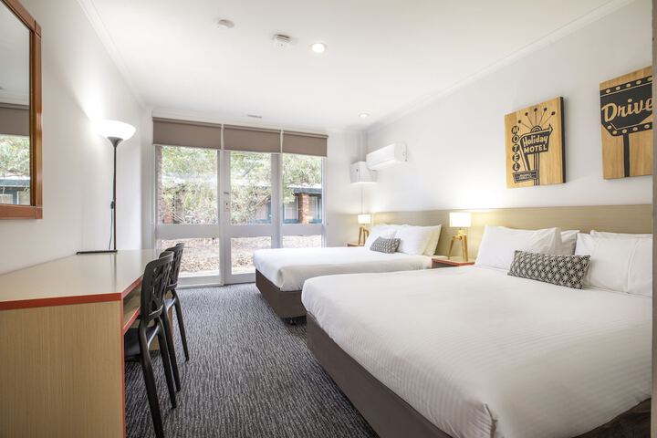 Room 3 of 31