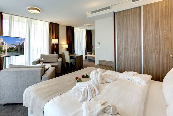 Room 38 of 136