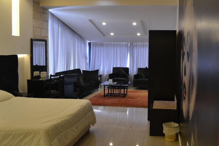Room 29 of 52