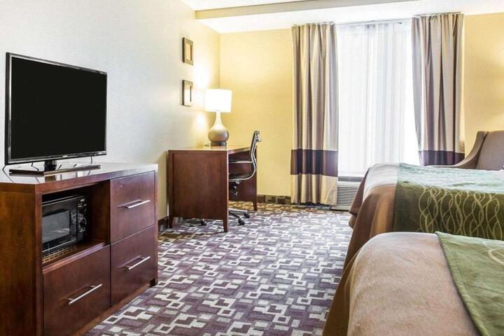 2 Queen Beds Accessible (2 of 10)