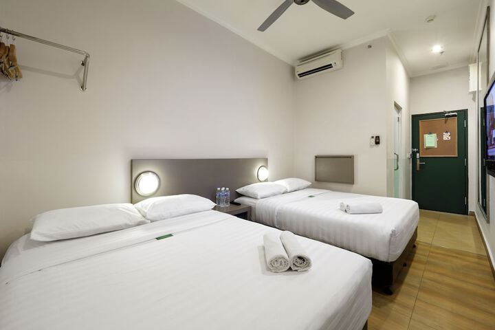 Room 6 of 21