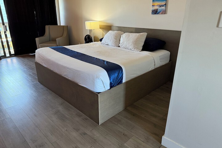 Room 19 of 71