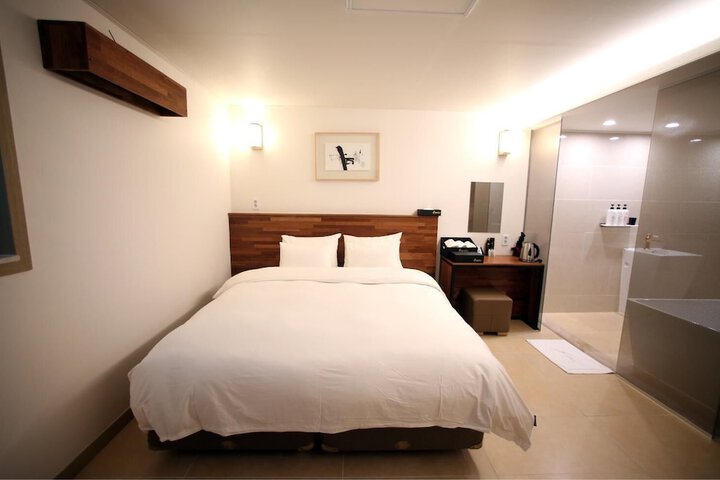 Room 14 of 31