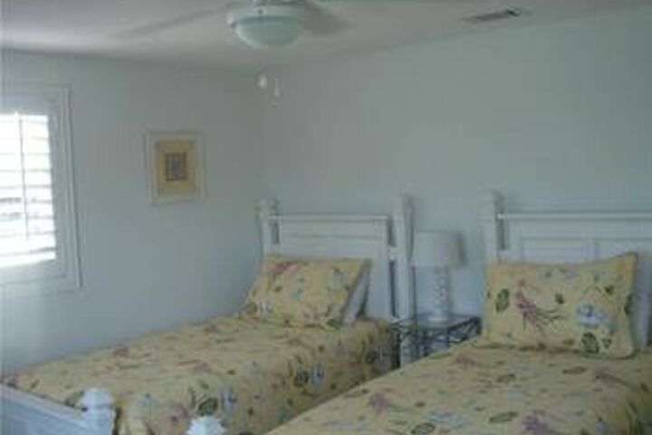 Room 4 of 11