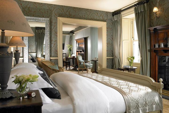 Room 10 of 80