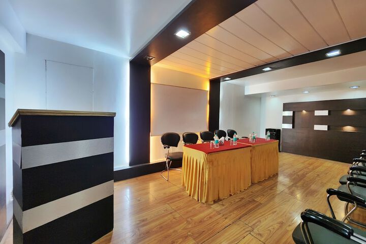 Business Center 153 of 174