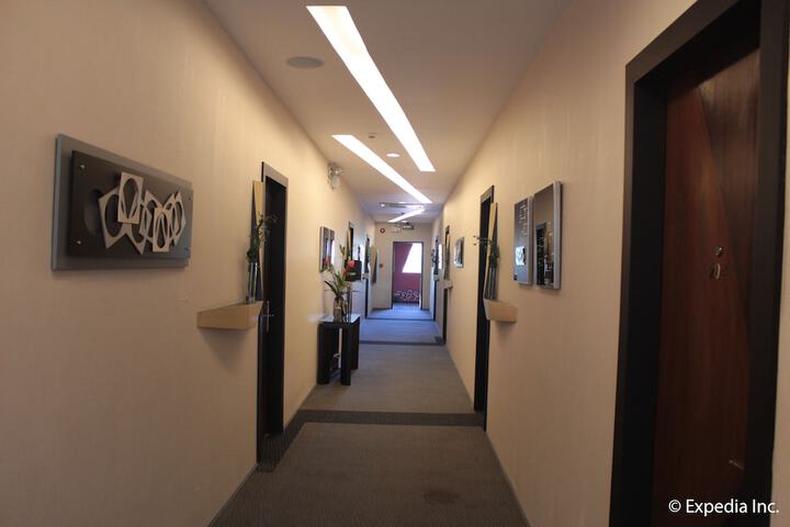 Ballroom/Hall 41 of 49