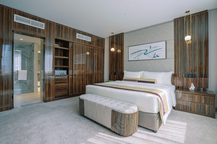 Room 27 of 85