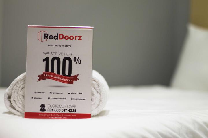 RedDoorz Plus Near Kuta Square
