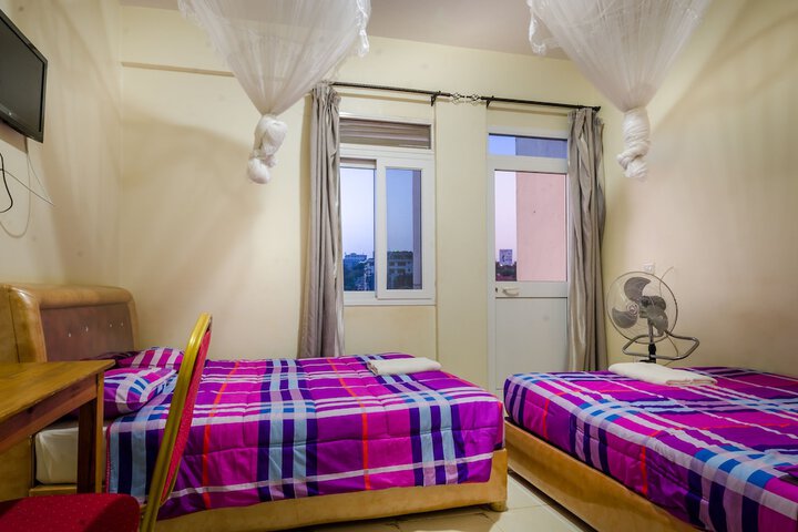 Room 6 of 48