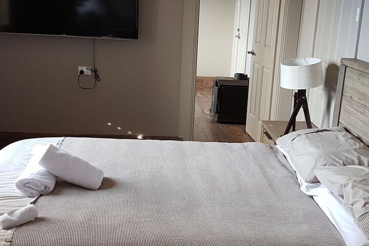 Room 2 of 14