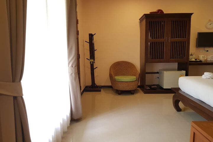Room 13 of 76