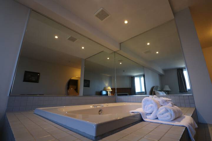 2 Queen Beds (9 of 18)