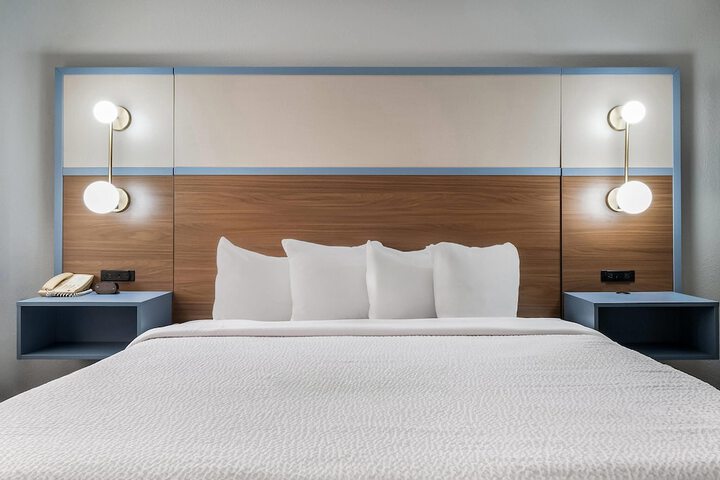 Room 34 of 73