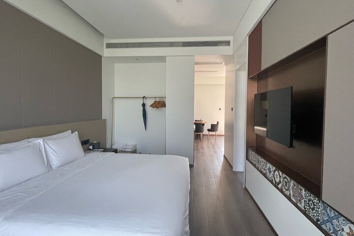 Room 38 of 86
