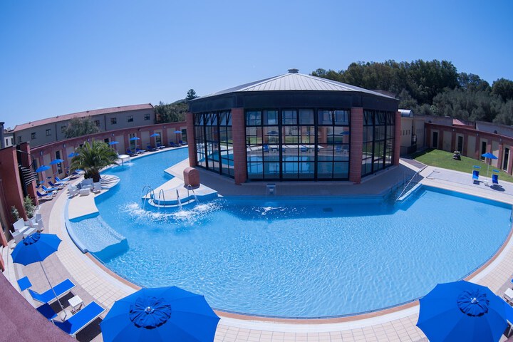 Pool 16 of 35